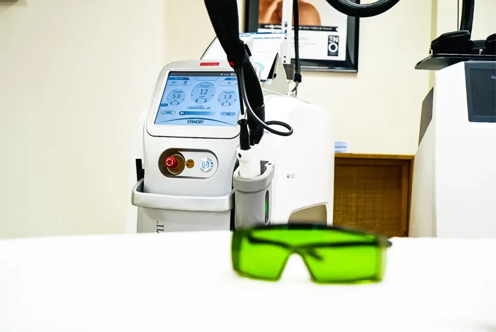 Athena Laser machine et lunette de protection